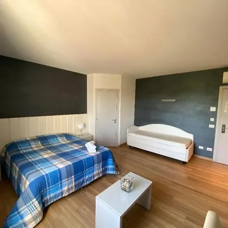 Larotonda Hotell
